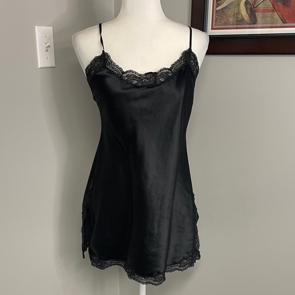 Victoria's Secret Other - Victoria's Secret womens black polyester chemise slip negligee size Medium Y2K